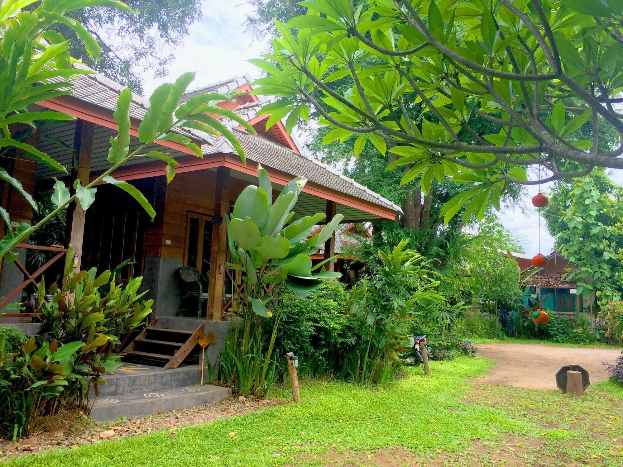 Sawasdeepai River Resort Exterior photo